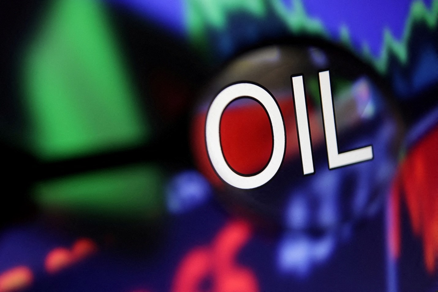 Giá dầu giảm trong bối cảnh dự trữ dầu thô Mỹ tăng