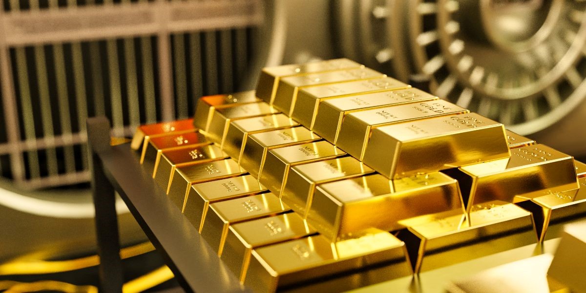 Giá vàng tiếp tục đi lên do căng thẳng leo thang ở Trung Đông